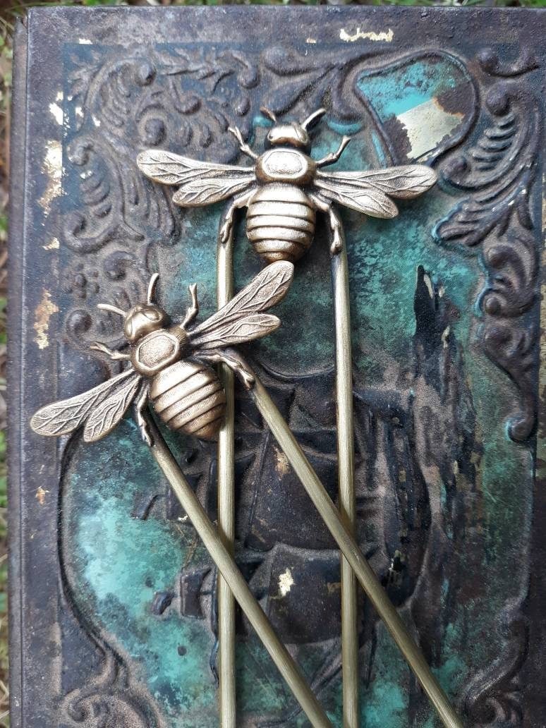 Une fourchette en laiton de 5 po. en poils d'abeille
