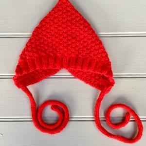 Knitted baby bonnet/ baby pixie hat/red baby bonnet/red knitted baby bonnet/unisex baby hat/knitted bonnet/