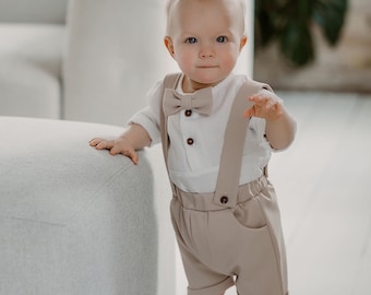 Tenue de baptême pour tout-petit garçon Tenue de baptême pour bébé garçon Pantalon beige avec bretelles Costume avec gilet Tenue de mariage pour garçon Chemise en lin blanche