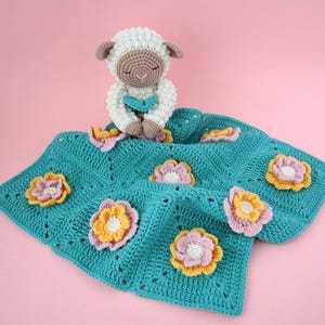 Lana the Lamb Lovey - Schema all'uncinetto Amigurumi - Smiley Crochet Things - Download PDF - Istruzioni scritte in INGLESE e tutorial fotografico