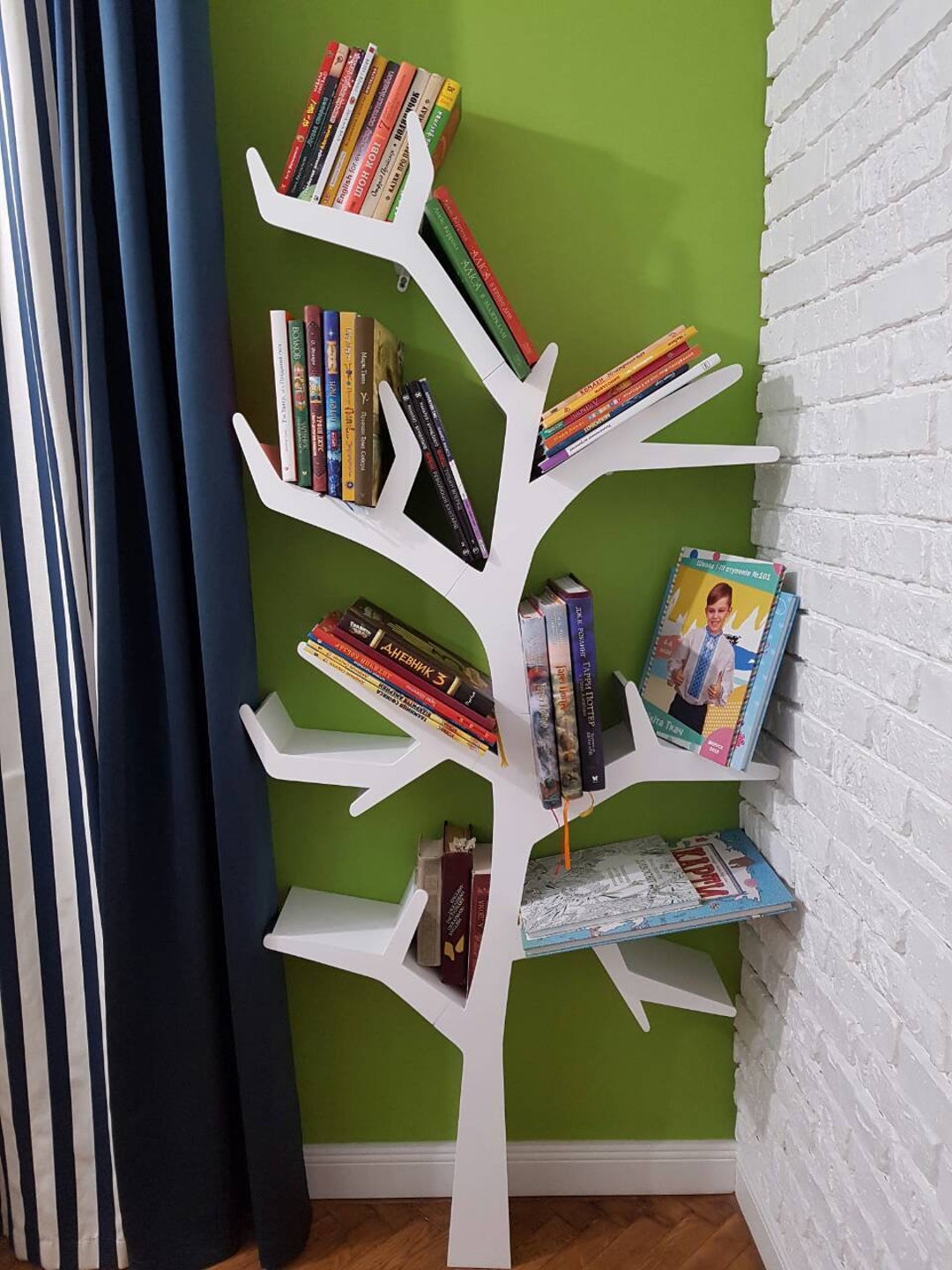 Estantes de diseño de árbol para libros, arte de pared de estantería,  estantería de madera en forma de árbol, almacenamiento de libros y  juguetes, regalos ecológicos. -  España