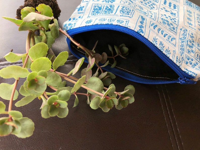 Garden plot zippered pouch bag