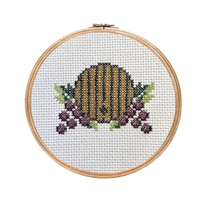 Wine Barrel With Grapes || cross stitch
