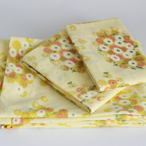 NEW! Unused! Set of 1 Vintage TWIN Size Top Flat sheet & 2 PILLOWCASES, Yellow Floral Pattern, Heritage, Made in United States