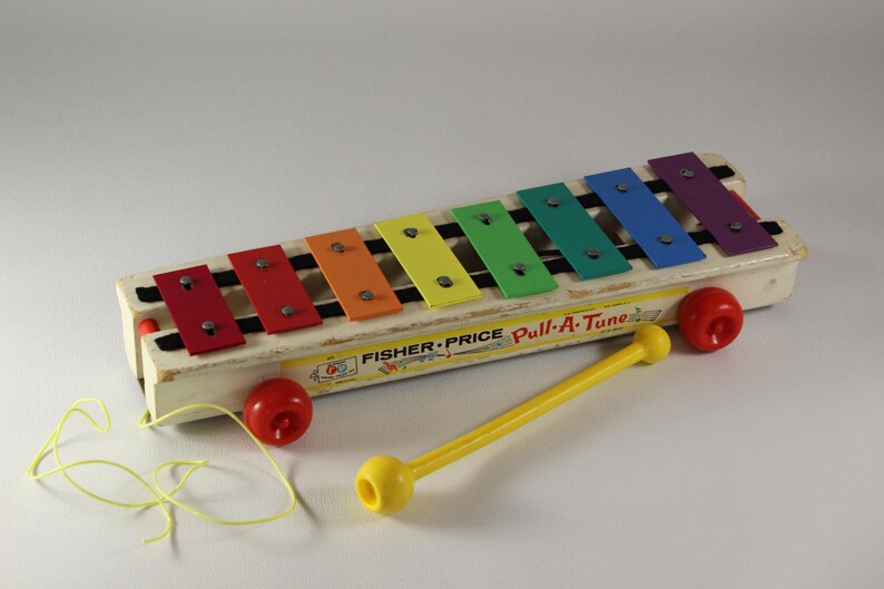 fisher price pull a tune 870