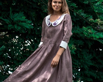 Vestido vintage de linho lavanda, bordado à mão / feito à mão