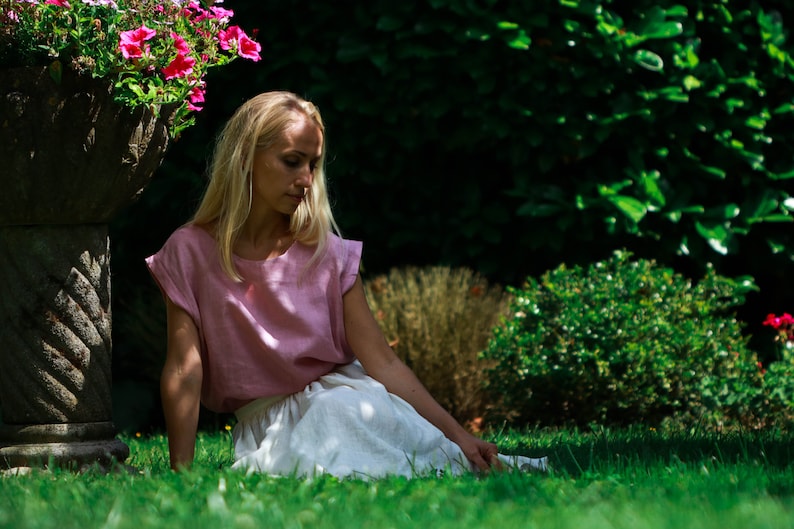 Loose linen shirt in old rose color, Flax Linen Top, style minimaliste, basic linen blouse, casual linen loose top, Pure Linen Shirt image 2