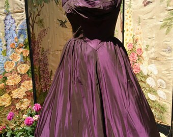 Beautiful and stunning Vintage 1950s silk dress, Grace Kelly/Elizabeth Taylor style, in claret shot silk .