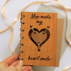 Valentine dag kaart voor hem, hart Valentine Card, vriendje Valentines Day gift, gepersonaliseerd houten Valentines Gift Card, valentines dag haar