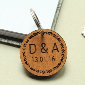 Porte-clés en bois personnalisé, cadeau d’anniversaire, porte-clés spécial, son porte-clés, cadeau d’anniversaire, idée cadeau unique, cadeau de couples