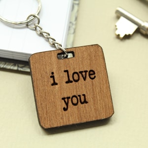 I Love You Wooden Keyring, Son porte-clés, 1er cadeau anniversaire, Porte-clés pour couples, Cadeau de couple, Cadeau anniversaire, Cadeau du 5e anniversaire