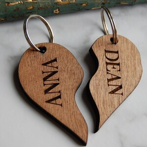 Porte-clés en bois personnalisé, cadeau de valentines, ses porte-clés et hers, cadeau de mariage, cadeau de couples, cadeau d’anniversaire, idées de Valentine
