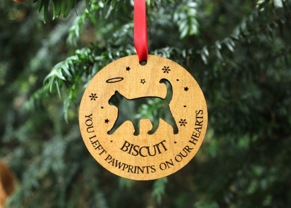 Gatto Sull'albero Del Nuovo Anno Dell'albero Di Natale Gattino Sveglio Impertinente Fotografia - Foto 9