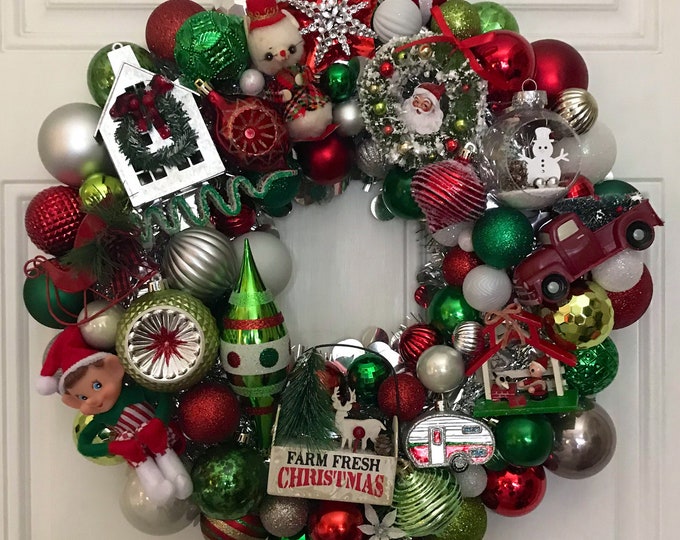 Vintage Style Christmas Ornament Wreath Shatterproof Balls Red Green