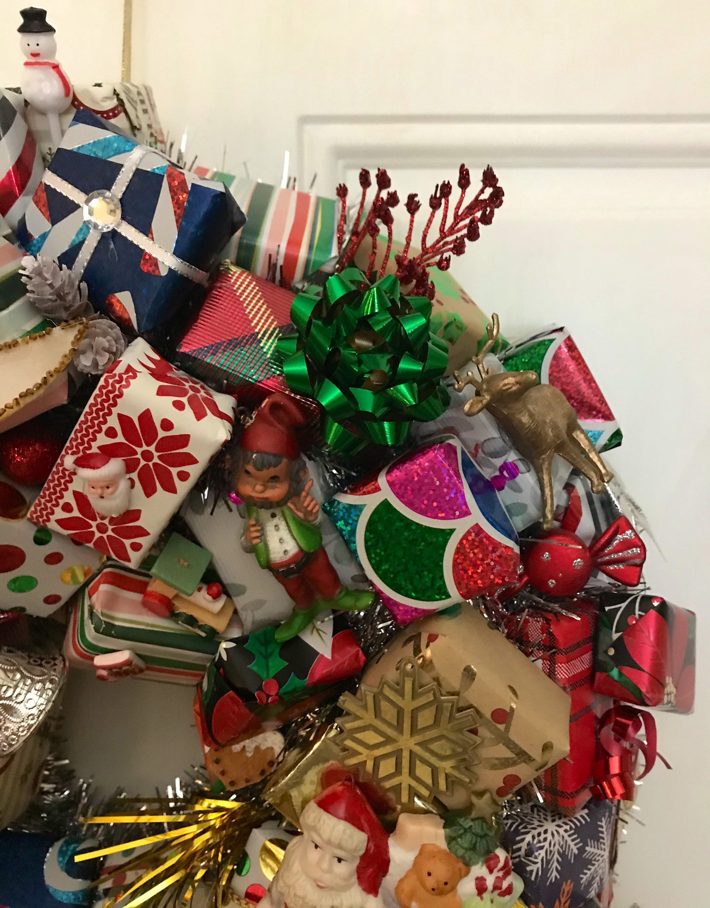 Christmas Wreath Gift Wrapped Presents With Vintage Ornaments Etsy