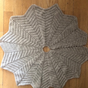Christmas Tree Skirt. Christmas Tree carpet. Christmas Tree decor