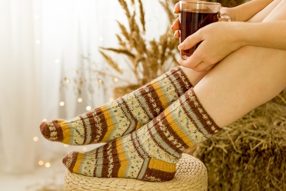 手編み靴下（2）茶ストライプ ジョグレスストライプの靴下