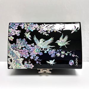 真珠貝製ジュエリーボックス：黒木桜と鳥のモチーフ