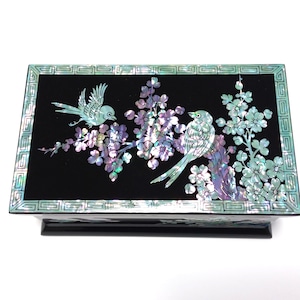 Caja de nácar, joyero pequeño, tarjetero, caja con incrustaciones, diseño de flores de cerezo y pájaros, color negro