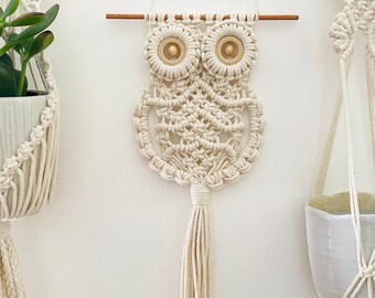 Macrame Owl wall hanging, handmade wall art, cord knotted wall art, home decor, contemporary, vintage Style, new home gift, birthday gift