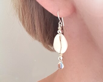 Cowrie Shell Dangle Earrings, Shell Pearl Beads, Cowrie Boho earrings, Summer earrings, Beach earrings, Wedding earring, silver plated wire