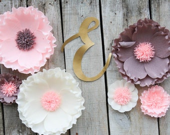 Juego de 6 flores de papel para decoración de pared de guardería o fondo de baby shower.