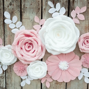 Fiori rosa cipria per cameretta, decorazioni da parete con fiori di carta, decorazioni da parete per cameretta bambina, sfondo per baby shower