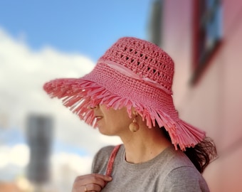 Modello per cappello a secchiello, cappello a secchiello, modello per cappello a secchiello, modello all'uncinetto, modello per cappello all'uncinetto