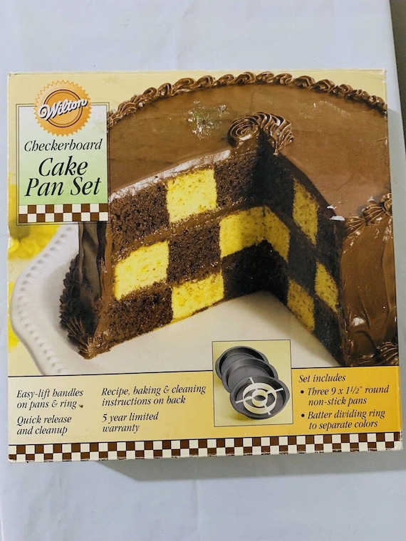 WILTON 2005 Checkerboard Cake Bakeware Set 3 Round Pans 9 X 