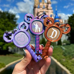 Dual Color Magic Key Magic Band Buddy - Disney MagicBand+ Plus Puck Holder Icon Keeper