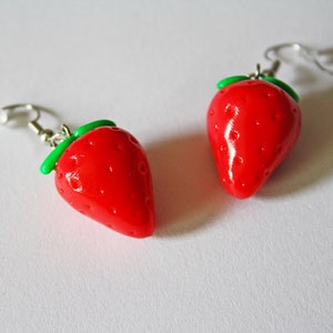 Strawberry Earrings, Miniature Food, Polymer Clay Charms, Food Earrings, Kawaii Earrings, Cute Earrings, Fruit Earrings, Food Jewelry,