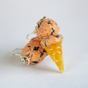 Tiger Tail Eistüte Ohrringe, Fimo Ohrringe, Essen Ohrringe, Essen Schmuck, Tiger Stripes, Dessert Schmuck, Eis Ohrringe