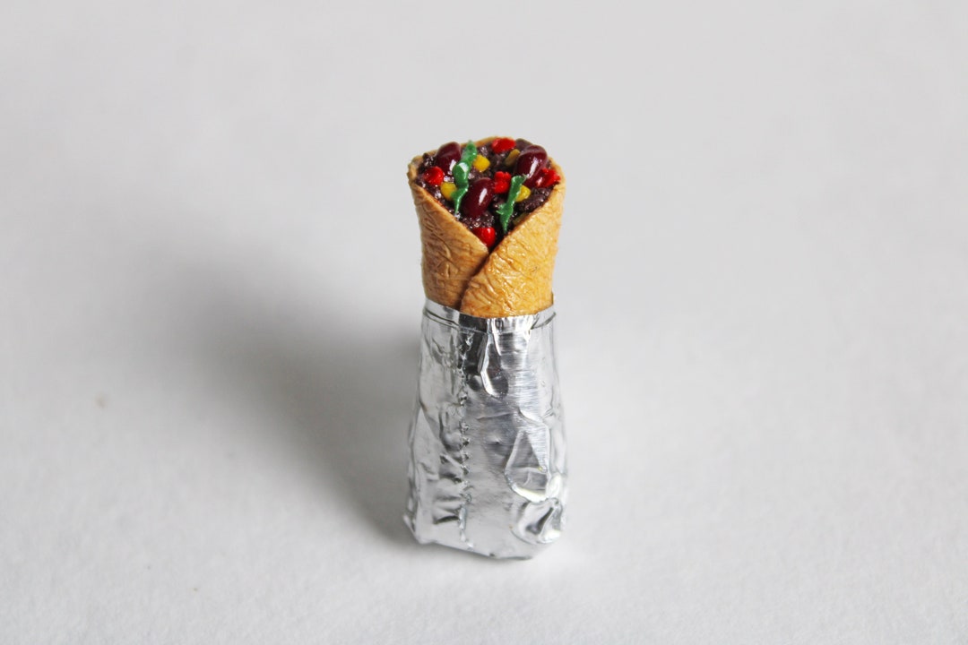 Burrito Magnet, Polymer Clay Magnet, Food Magnet, Fridge Magnet, Miniature Food, Whiteboard Magnet, Burrito Charm, Miniature Burrito