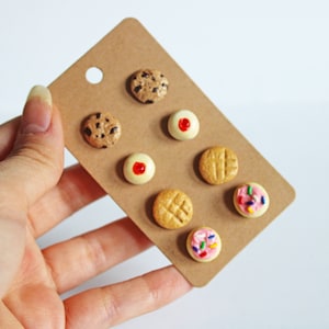 Set di orecchini a perno a forma di biscotto / 4 paia di gioielli realistici in argilla polimerica a tema pasticceria