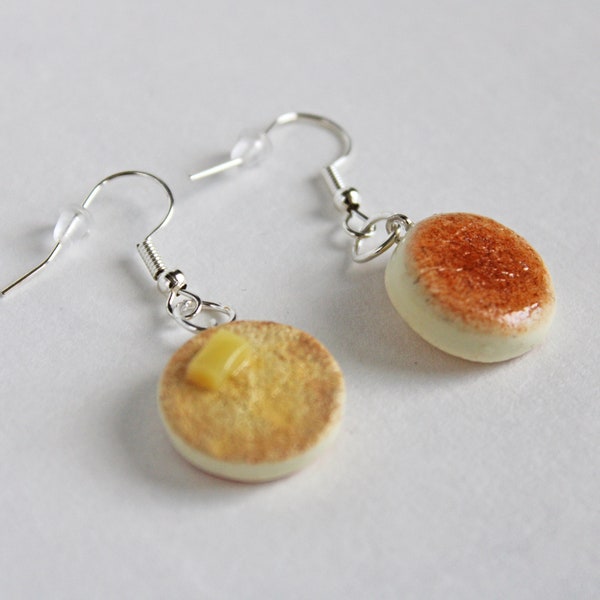 English Muffin with Butter Earrings, Miniature Food, Polymer Clay Charms, Food Earrings, Pastry Earrings, English Muffin Charm, Breakfast