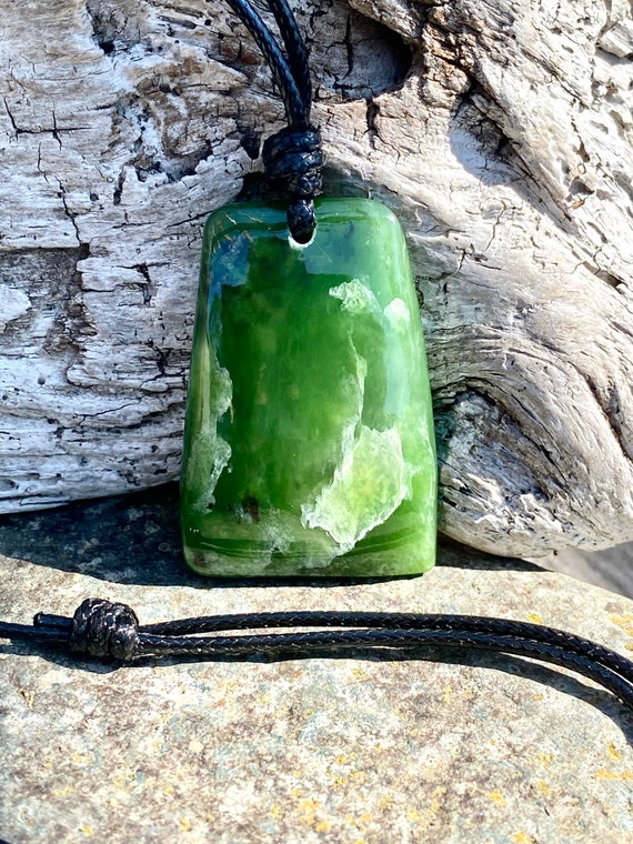 Amazon.com: QIANXU Jade Necklace for Men Amulet Jadeite Pendant for Men  Crystal Protection Emerald Pixiu Jewlery Adjustable Rope : Handmade Products