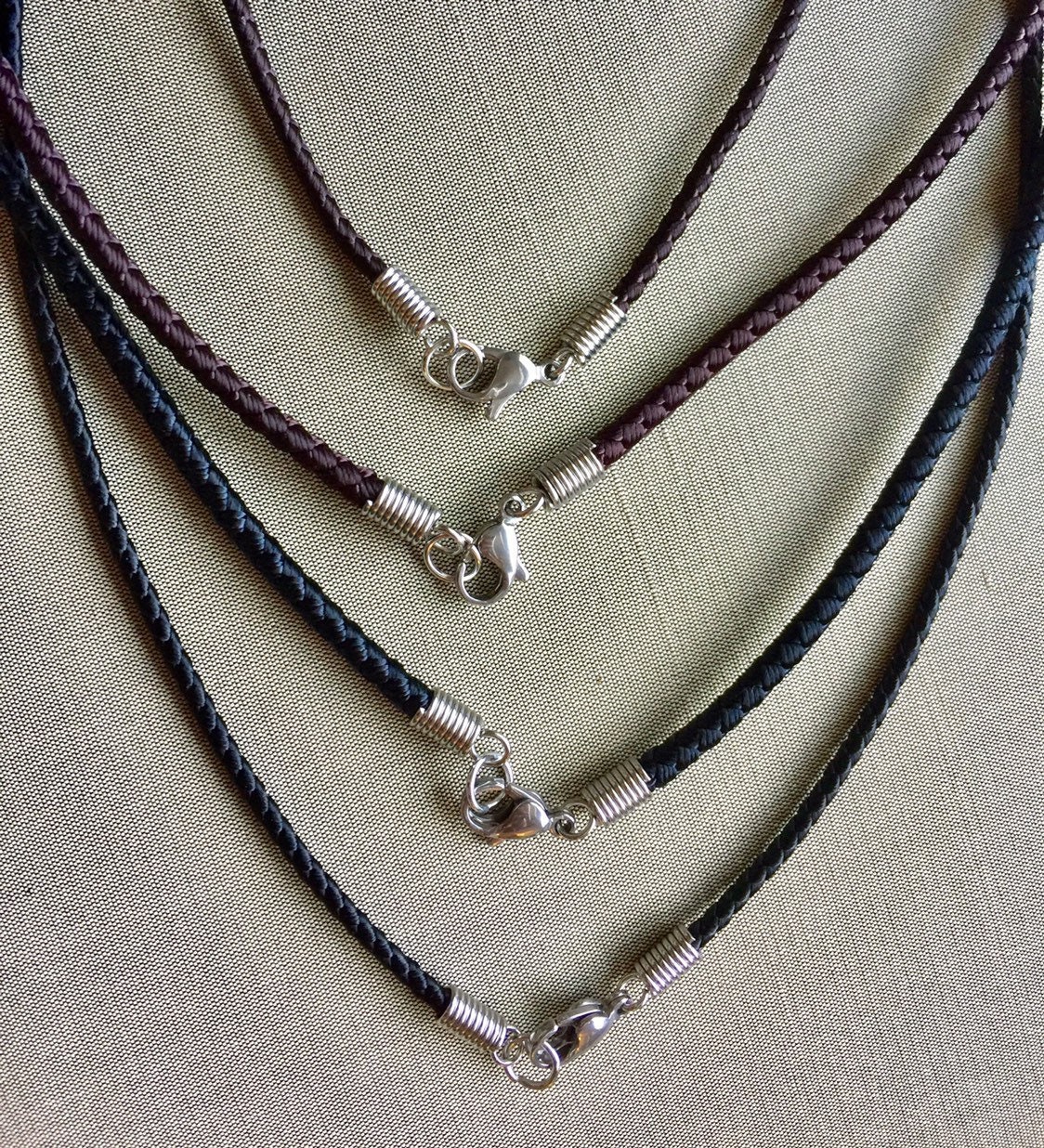 Collier De Surfeur Unisexe Ajustable En Corde Noire Imperméable - Fait Main Au Maroc