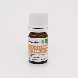 Essential oil of small bigarade grain, citrus aurantium, AB certified, 100% pure and natural, produced in Audenge, France