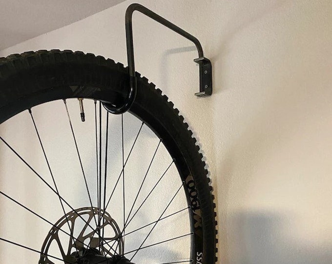 Space-Saving Wall-Mounted Bike Rack for the Modern Cyclist