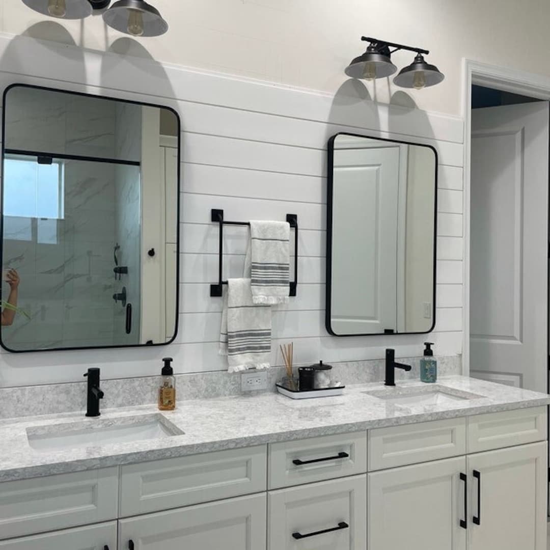 Drakestone Designs Bathroom Shelf with Towel Bar - Whitewash
