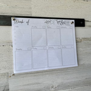 Industrial Farm Co Hanging Steel Bar For Hanging papers with Magnets