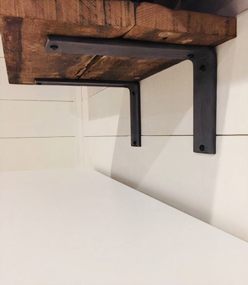 Simple L brackets for shelves