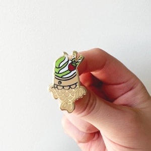 taiyaki,taiyaki phone charm,japanese pin,matcha pin,japanese food keychain,asian enamel pin,asian food charm,matcha gift,japanese gifts,pins