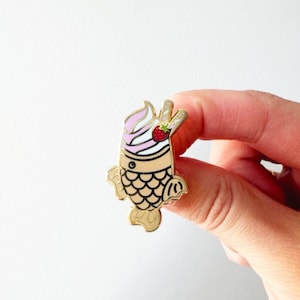 taiyaki,taiyaki phone charm,japanese pin,strawberry pin,kawaii pins,japanese enamel pin,taiyaki charm,food enamel pin,dessert pins,dessert