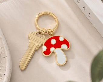 svampnyckelring, röd svamp, svampnyckelring, svamppresenter till henne, söt svampnyckelring, kawaii nyckelringsberlock, röd nyckelringsberlock, nyckel