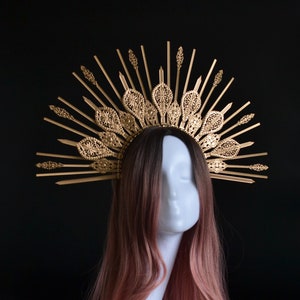 Gold halo crown, maternity photoshoot halo crown, sun crown headpiece, angel halo headpiece, celestial crown, sunburst crown, sun headpiece