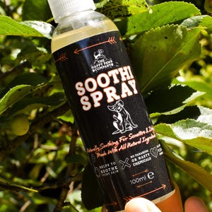 Soothi Spray - Spray calmante para pele com coceira, sensível e irritada | Ótimo para cães com alergias | 100% natural e vegano