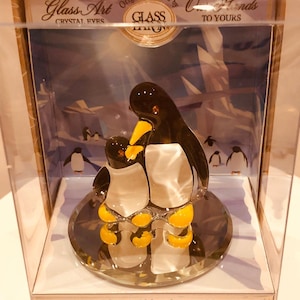 Glass Penguin and Baby Figurine Gift | Keepsake Box Display | Animal Collectible Decor | Cute Penguin Gift for Mom or Family