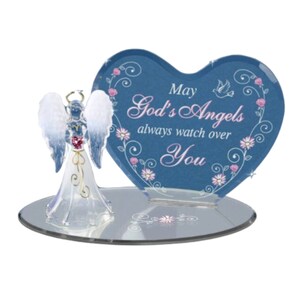 Figura coleccionable de ángel y corazón de cristal con detalles de cristal genuino