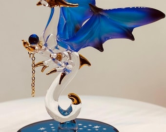 Blue Wings Dragon Figur | Handgefertigtes Fantasy Sammlerstück mit Edelstein Dekor